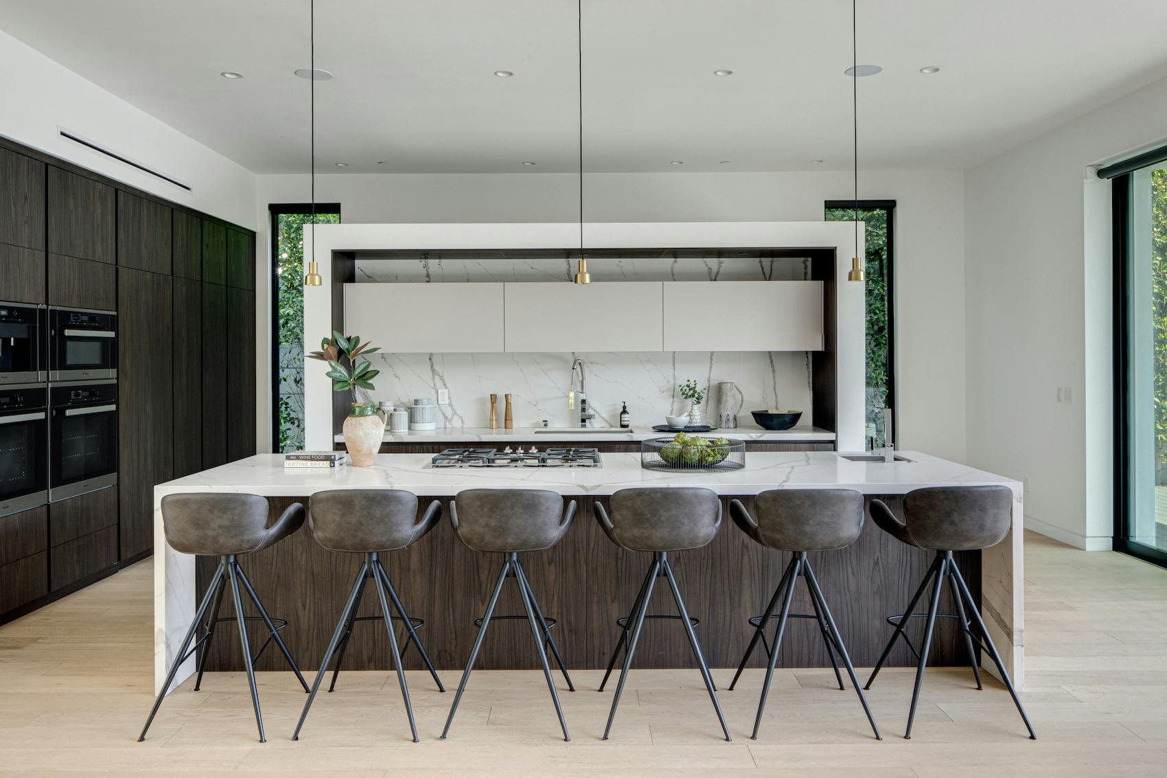 Meridith-Baer-Home-Home-Staging-Southern-California-West-Hollywood-Organic-Modern-Luxury-Homes-Modern-and-Contemporary-Kitchen